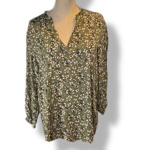 Monday Fun Stitch Fix Veronica Smocked Sleeve Blouse in Olive - Size Medium